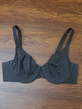 SKIMS Black Smooth Support Bra Size 36B Feminine Trendy Casual